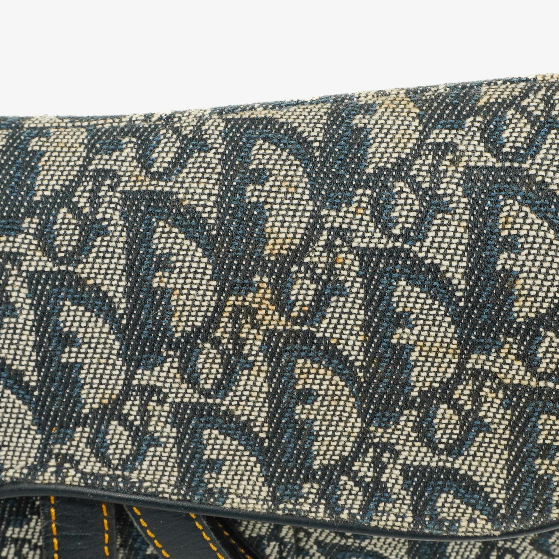 Christian Dior Saddle Tasche in mittlerer Größe