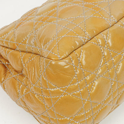 Christian Dior Miss Dior Cannage Schultertasche aus Lackleder