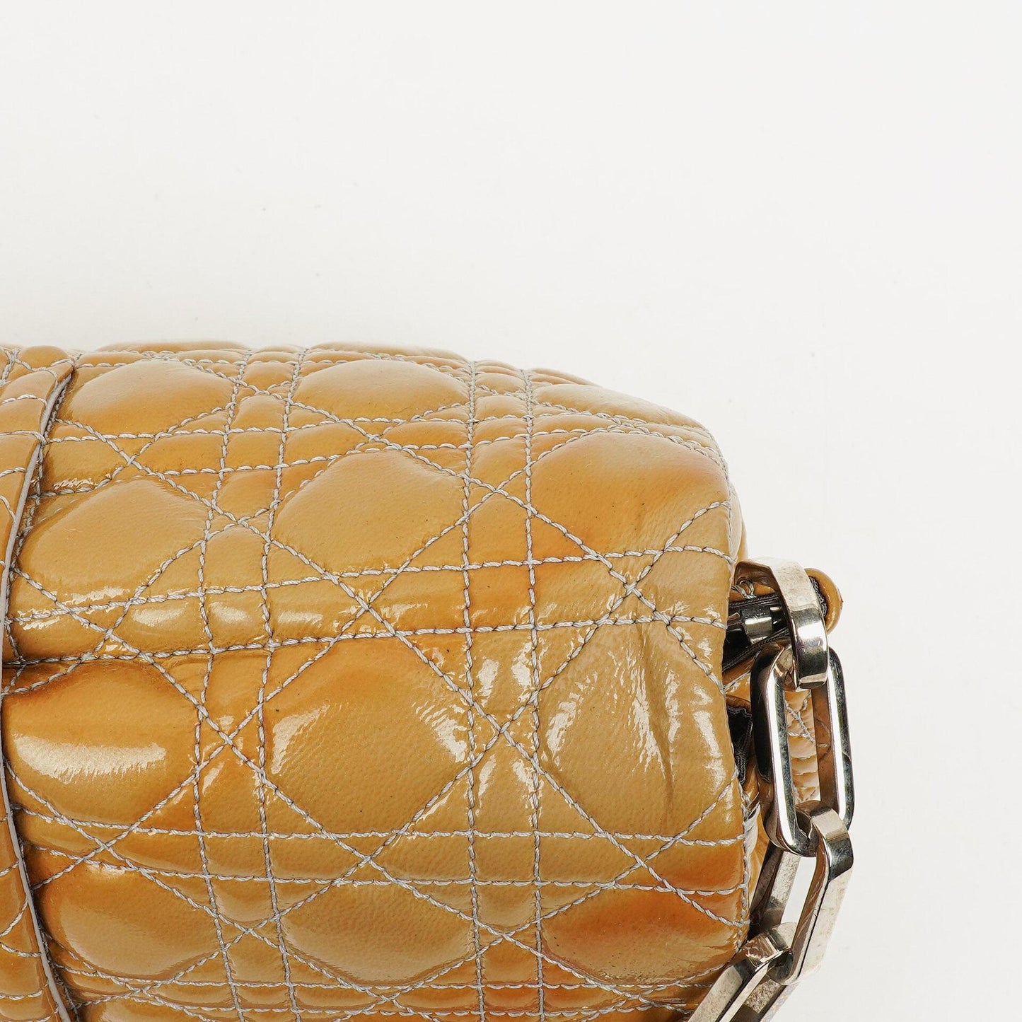Christian Dior Miss Dior Cannage Schultertasche aus Lackleder