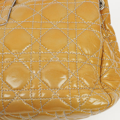 Christian Dior Miss Dior Cannage Schultertasche aus Lackleder