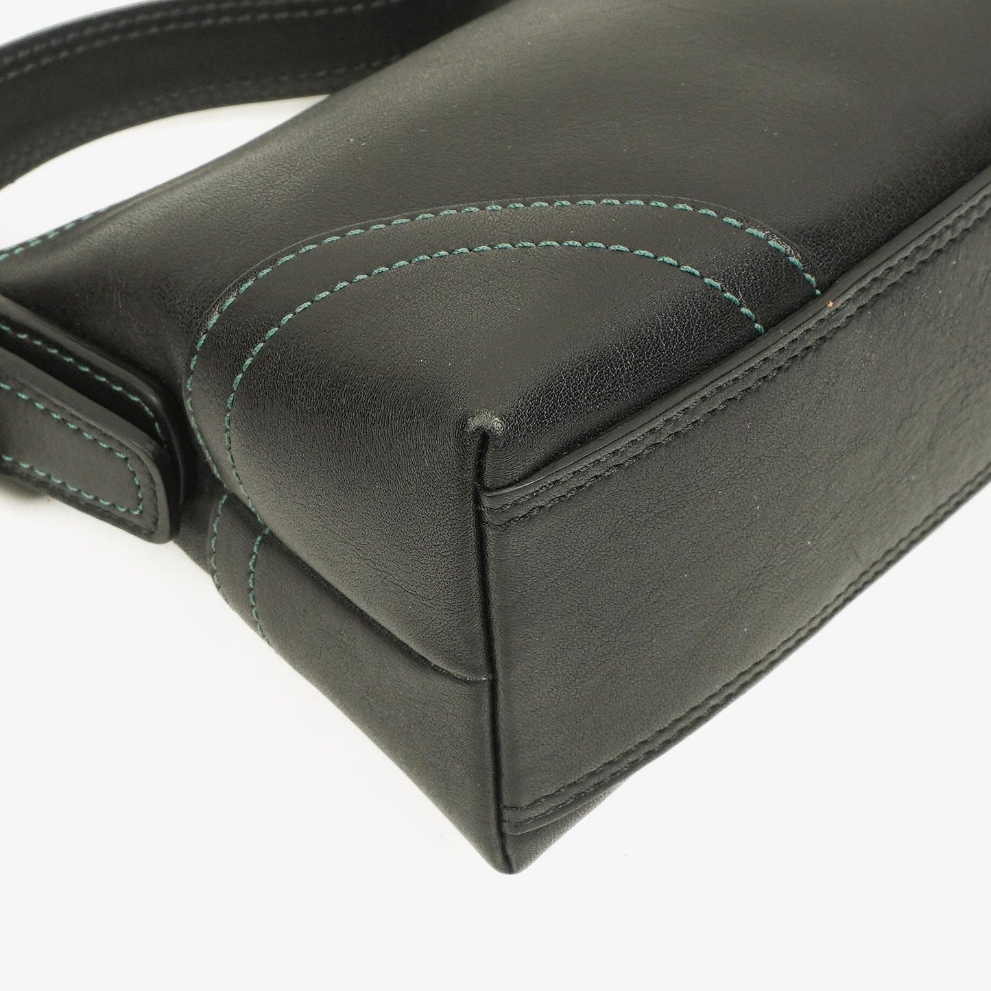 Coach Schultertasche aus schwarzem Leder