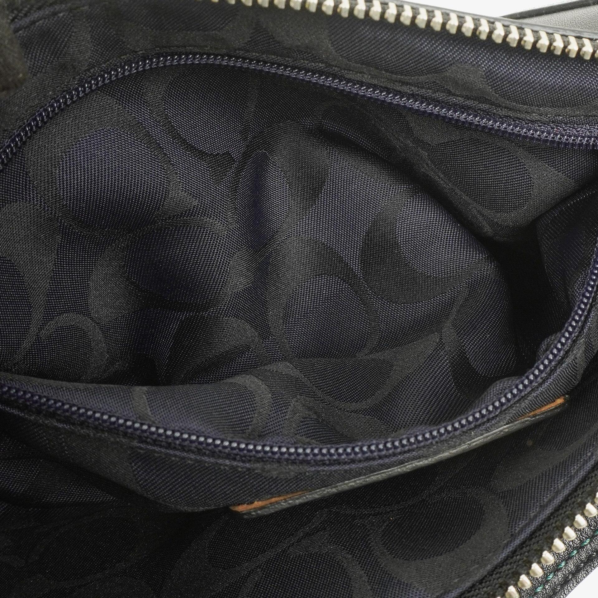 Coach Schultertasche aus schwarzem Leder
