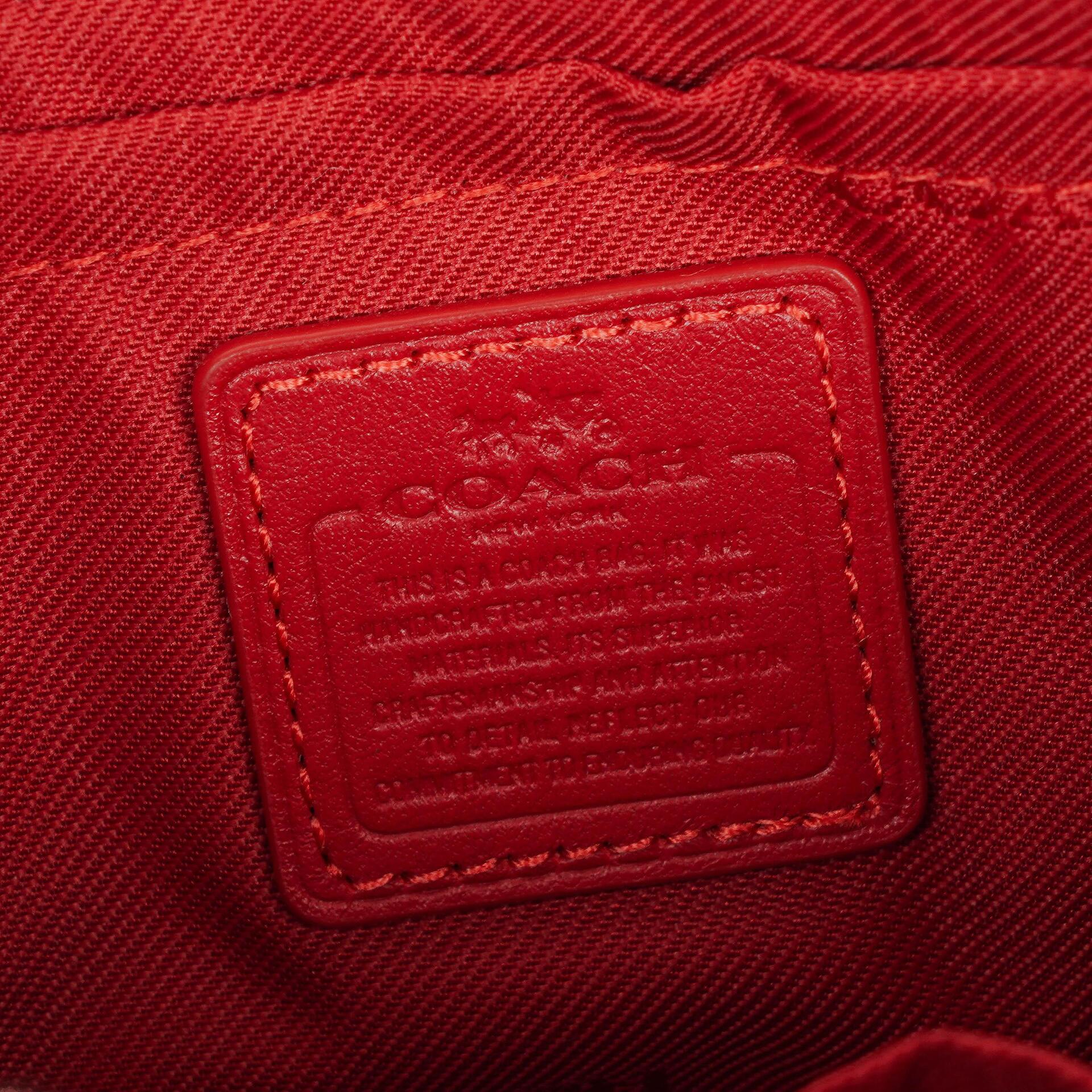 Coach Nolita 15 Mini Tasche aus Signature Canvas