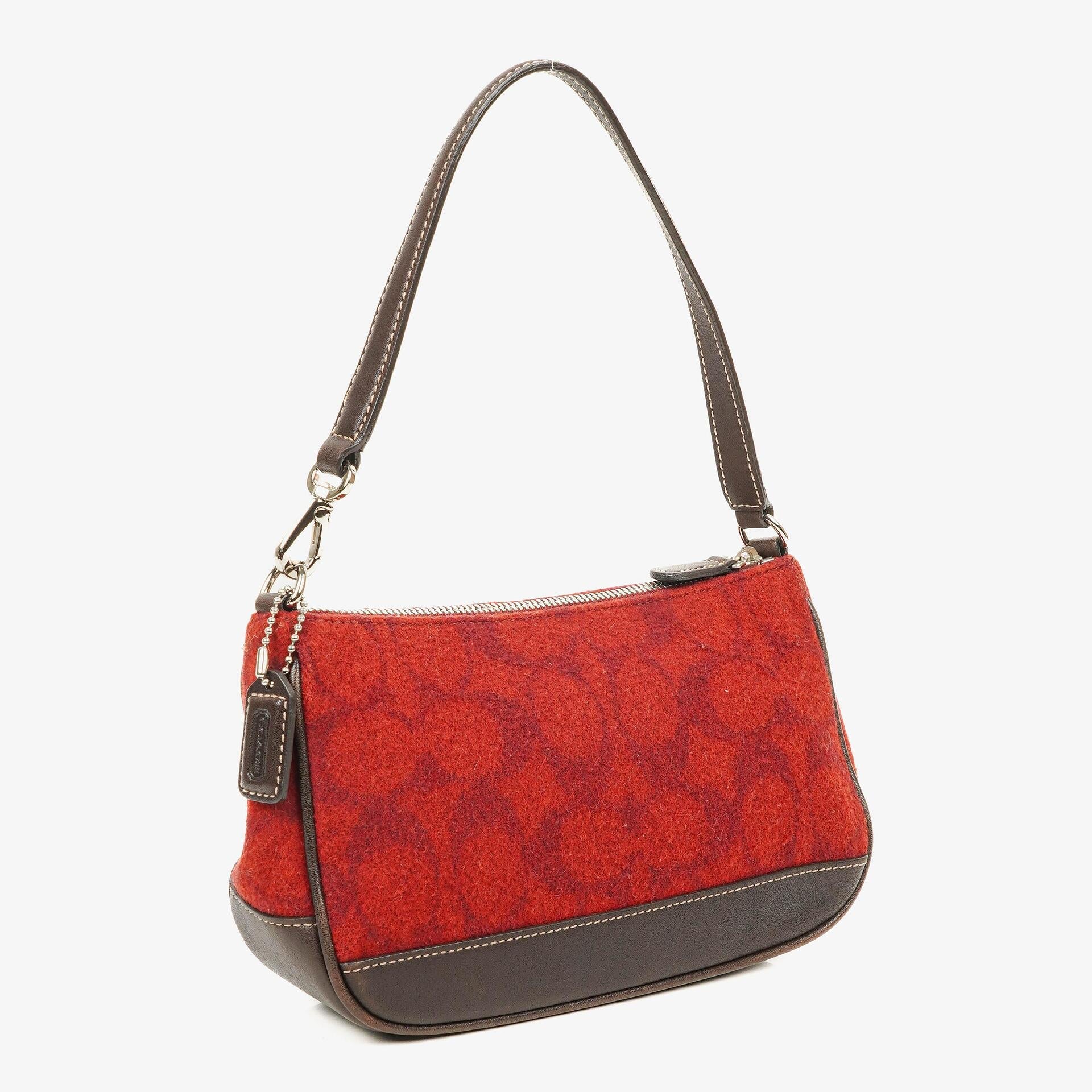 Coach Schultertasche aus roter Wolle