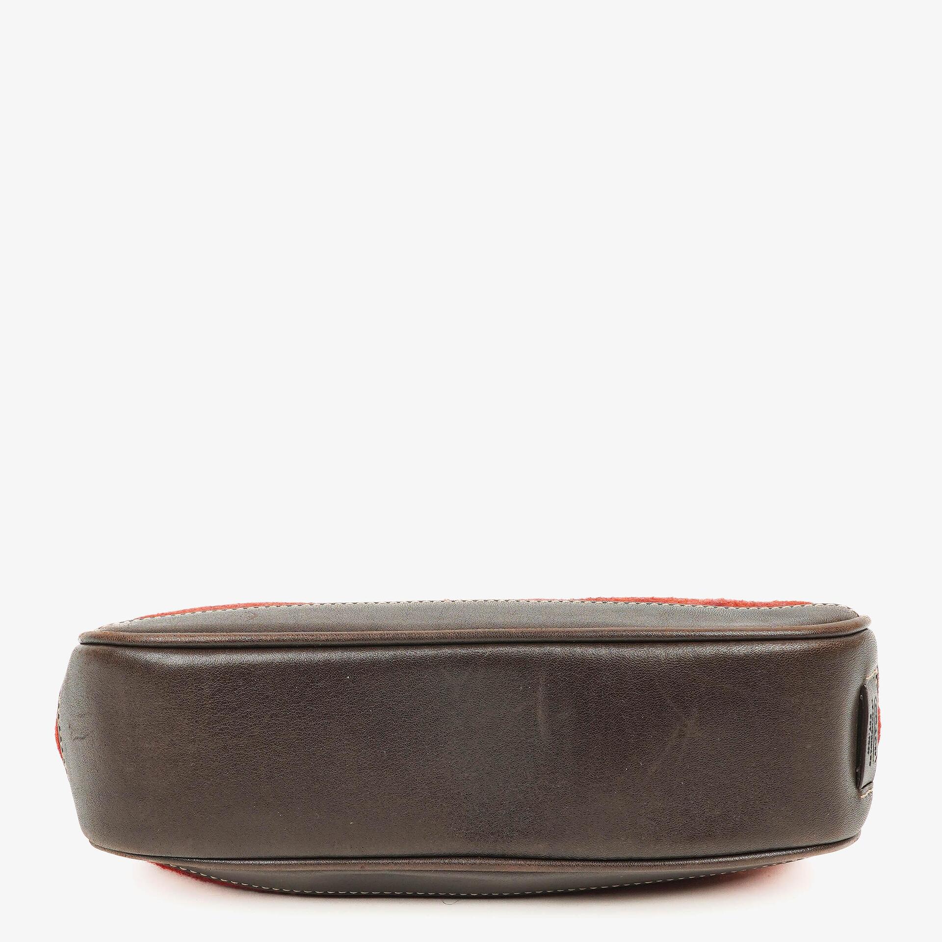 Coach Schultertasche aus roter Wolle