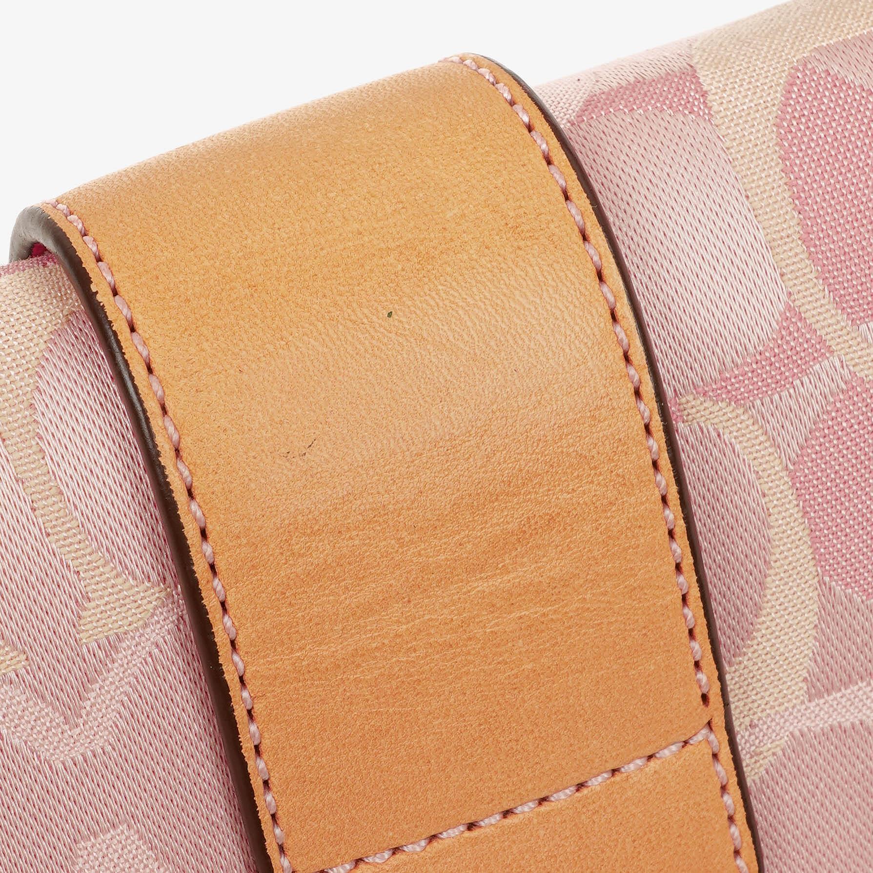 Coach Soho Schultertasche in Rosa