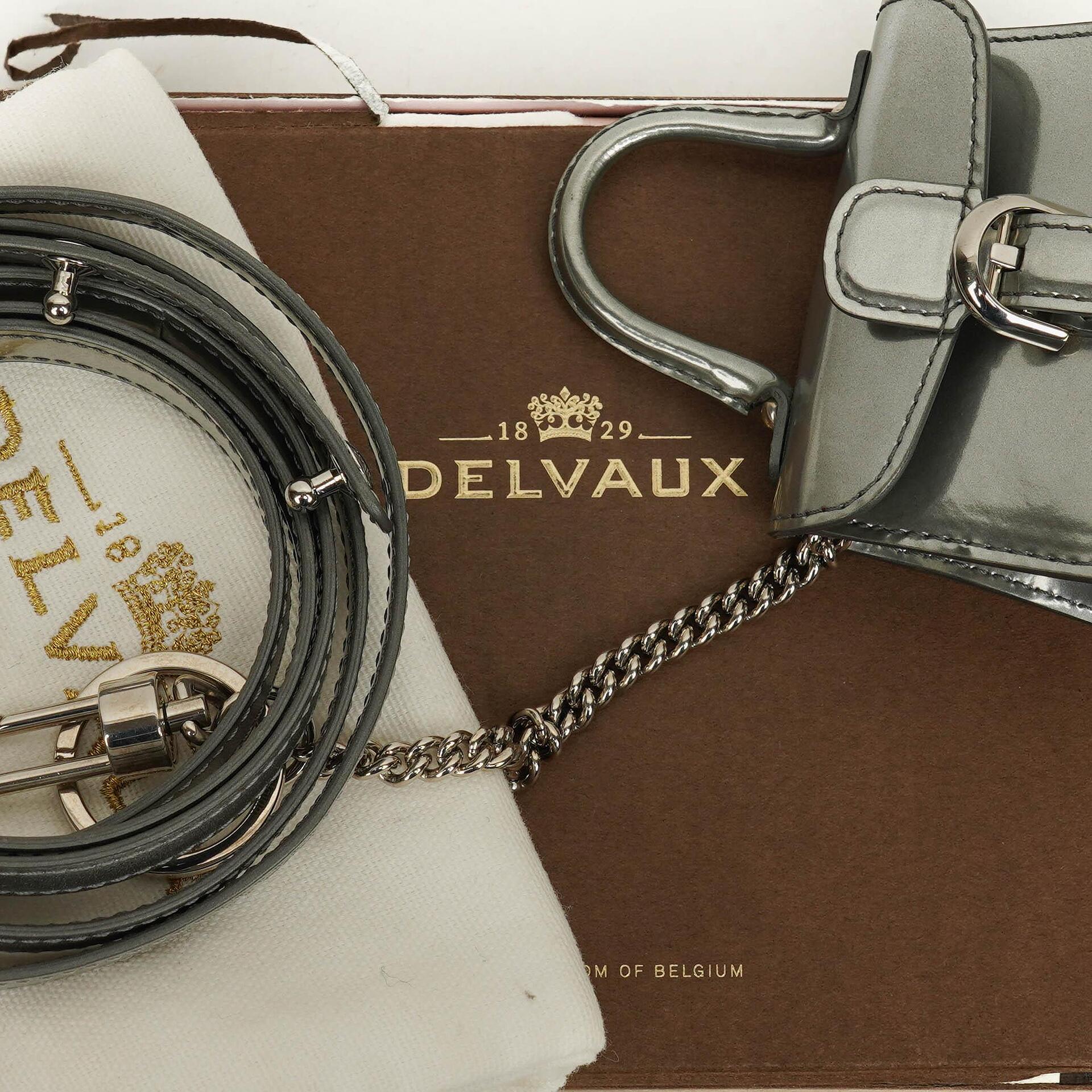Delvaux Brillant Super Mini Charm Tasche aus Vernis