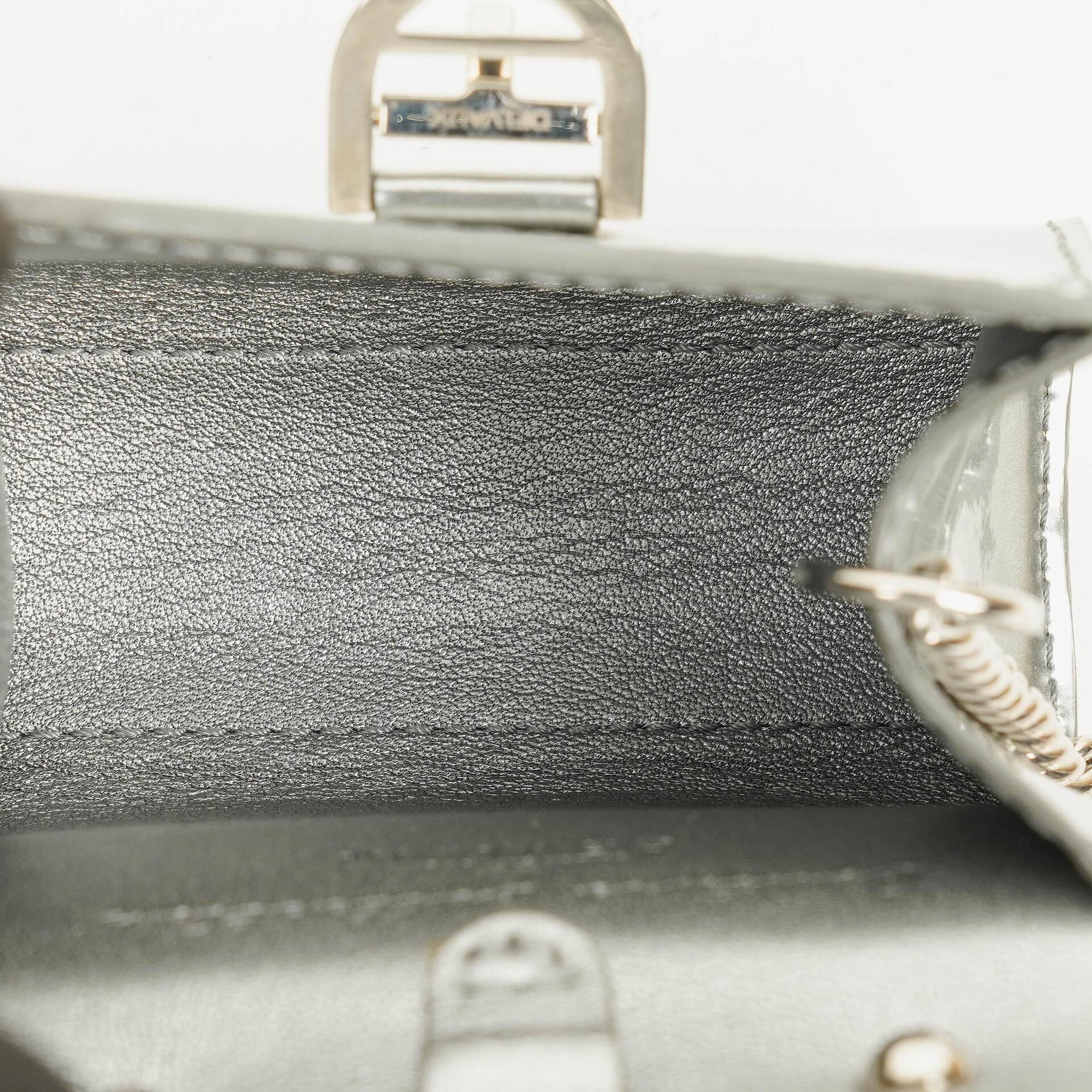 Delvaux Brillant Super Mini Charm Tasche aus Vernis