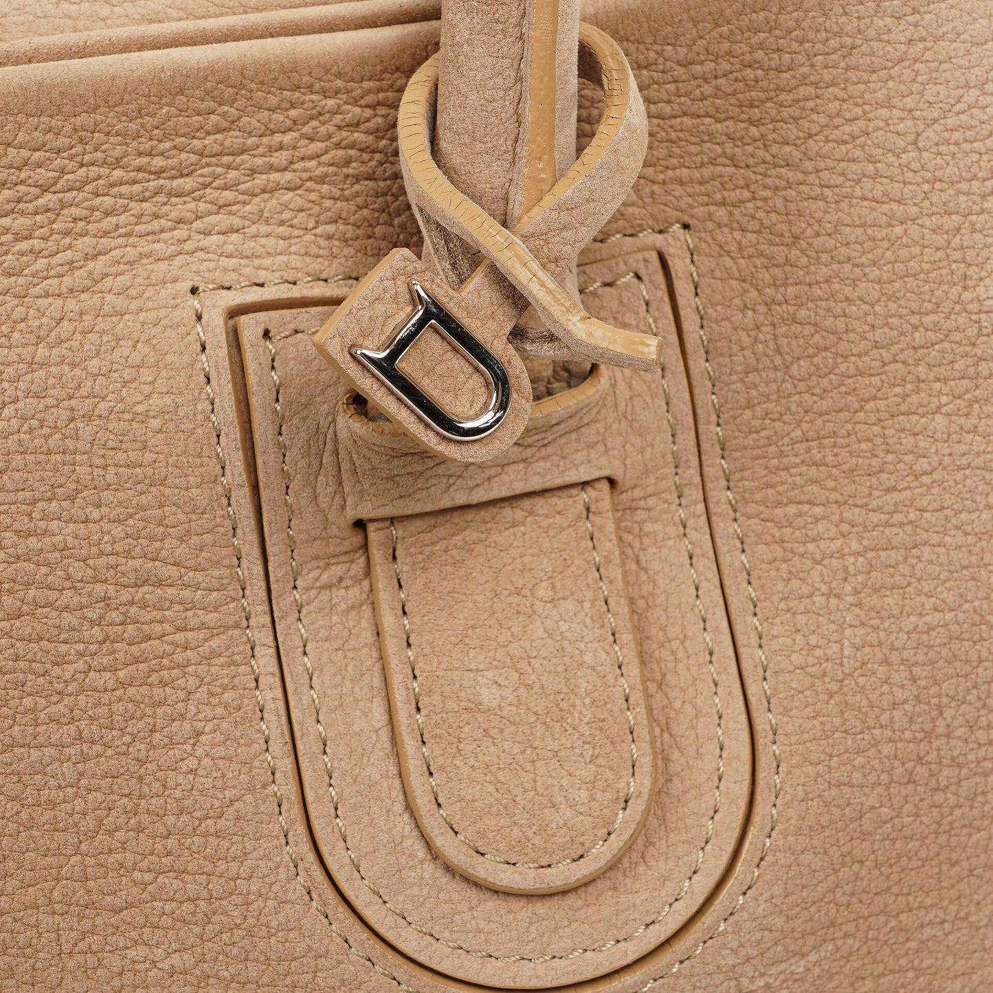 Delvaux Duffle Bag aus Santiag-Nubuk in Glaise mit Signature