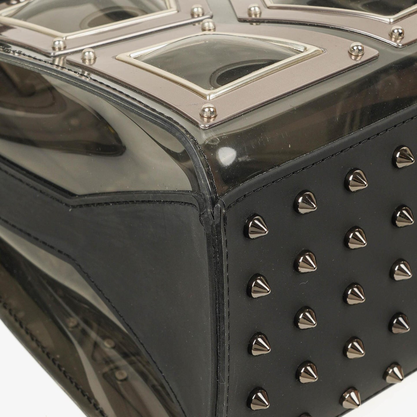 Delvaux Gladiator Tempete Satchel aus Vinyl in Antiksilber