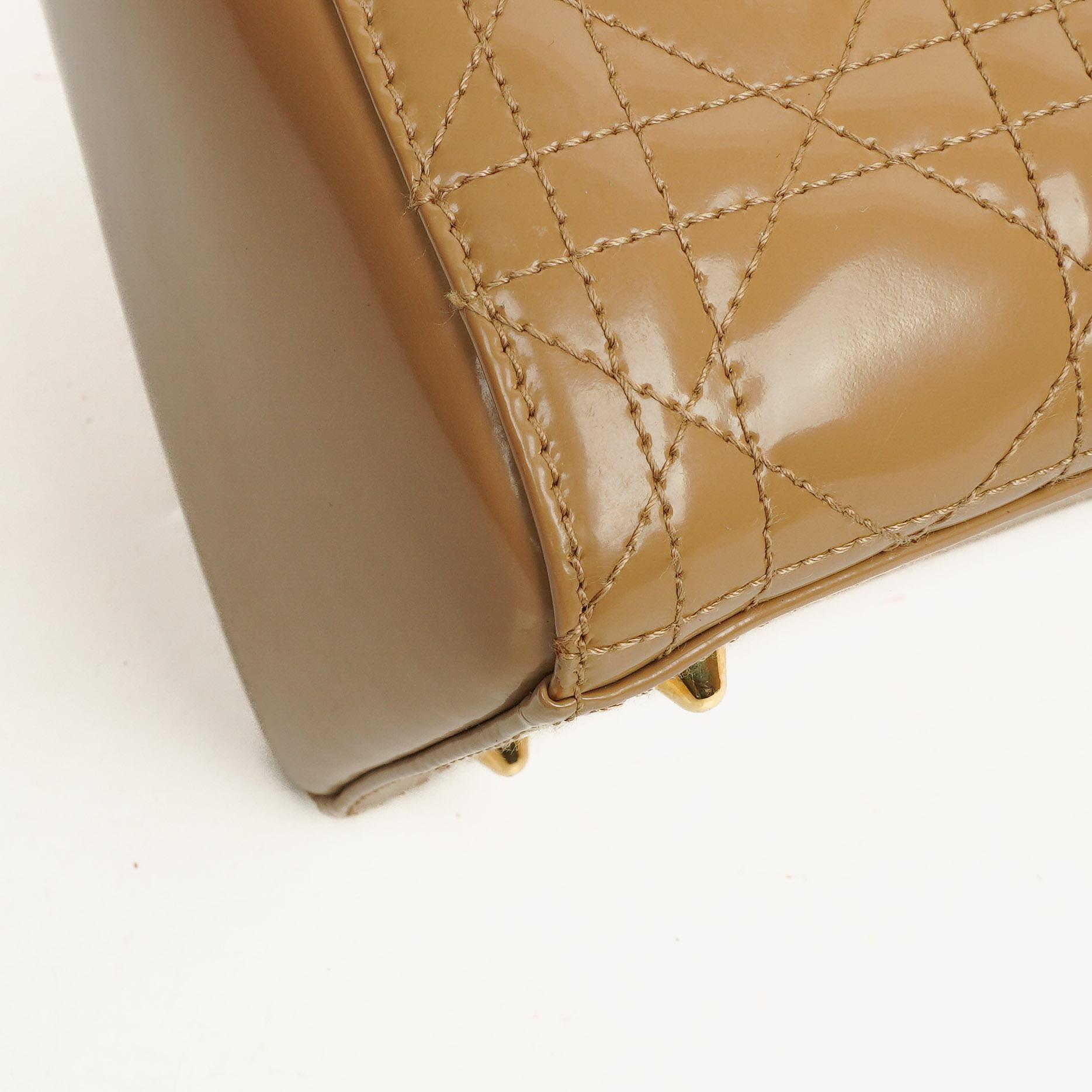 Dior Lady Dior Vintage Medium Handtasche aus beigem Lackkalbsleder