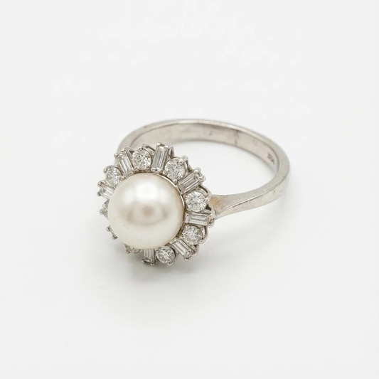 Mondäner 750 Vintage Ballerina-Ring – Perle & Diamanten im Baguet