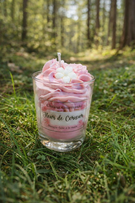 Handgefertigte Kirschblüten Duftkerze – 230g Pflanzenwachs im Glas
