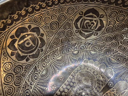 XXL Singing Bowl 50 cm – 8-Metal Hand-Hammered