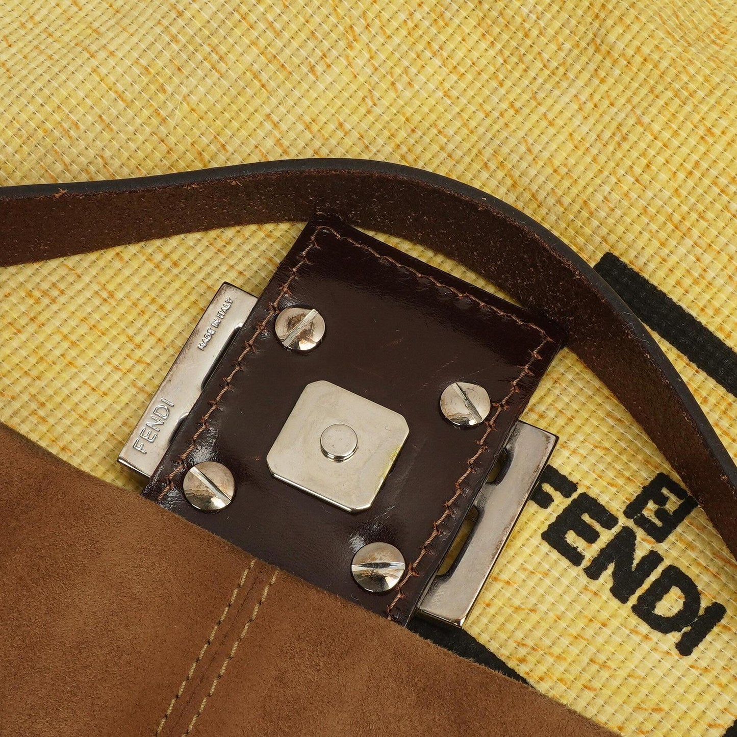 Fendi Baguette Tasche Braun Wildleder
