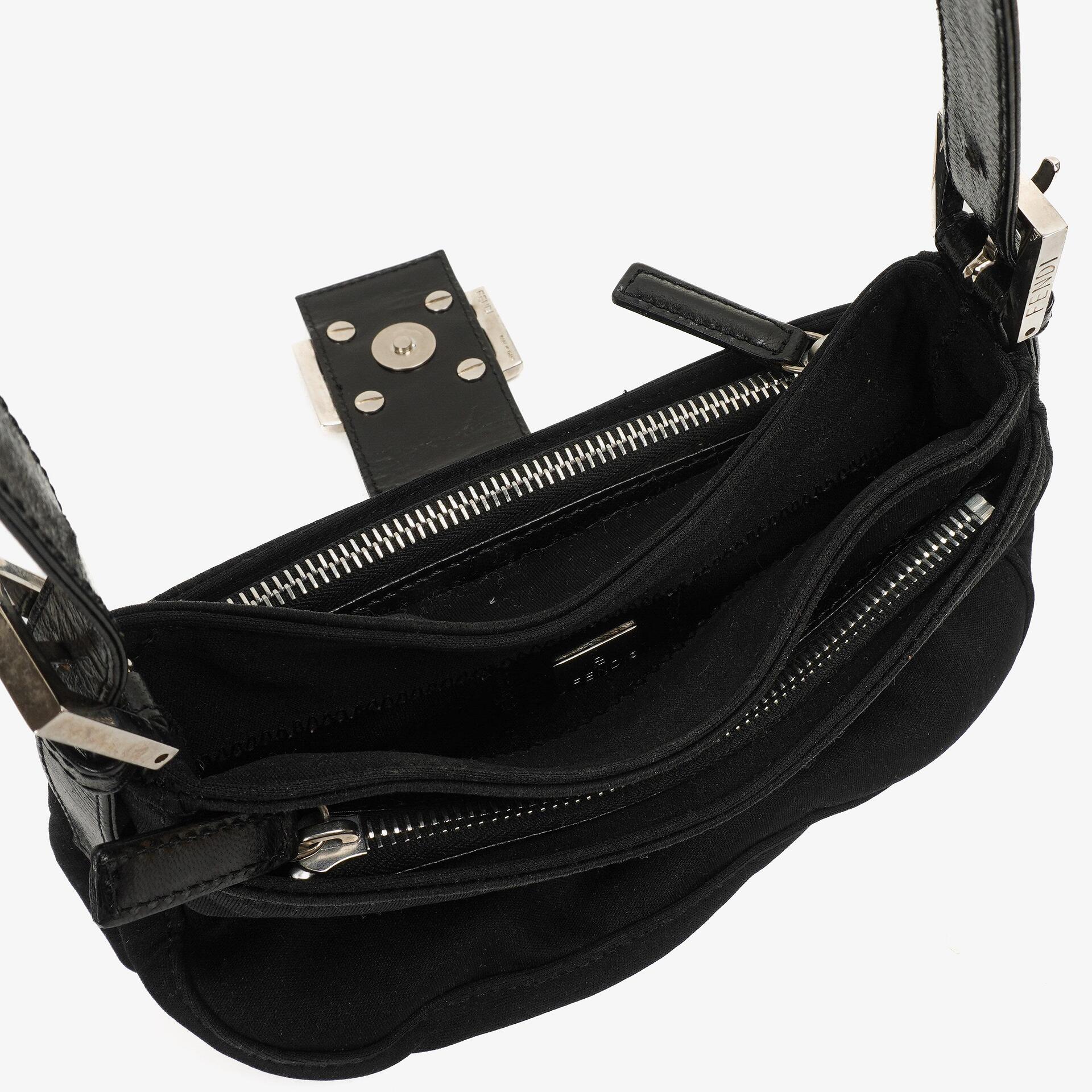 Fendi Baguette Schwarze Neopren Tasche