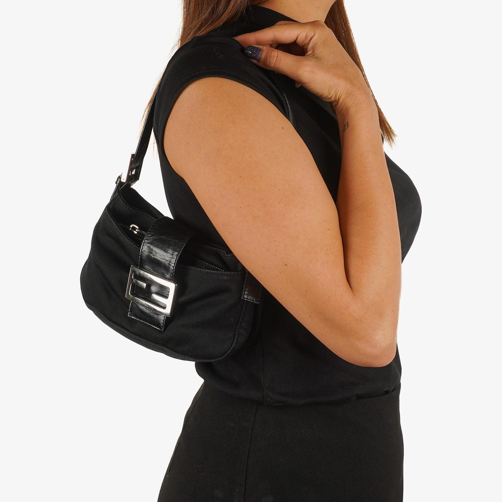 Fendi Baguette Schwarze Neopren Tasche