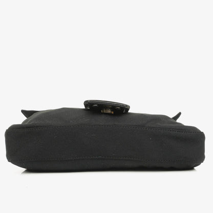 Fendi Baguette Schultertasche aus schwarzem Neopren