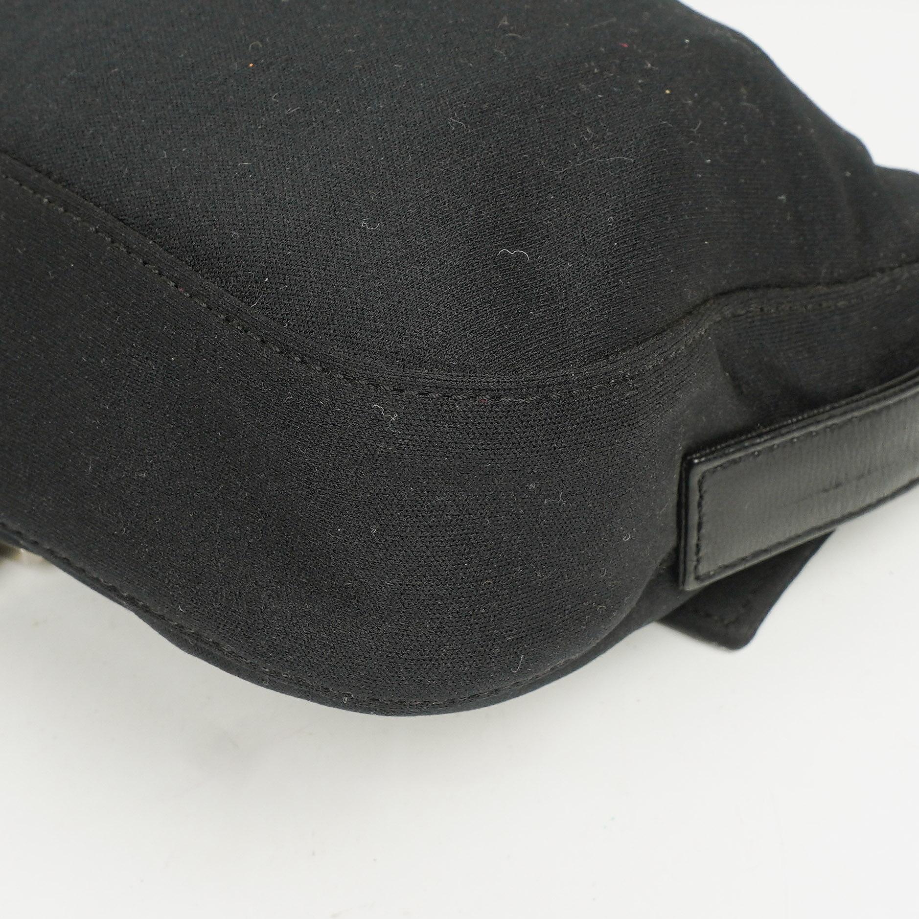 Fendi Baguette Schultertasche aus schwarzem Neopren