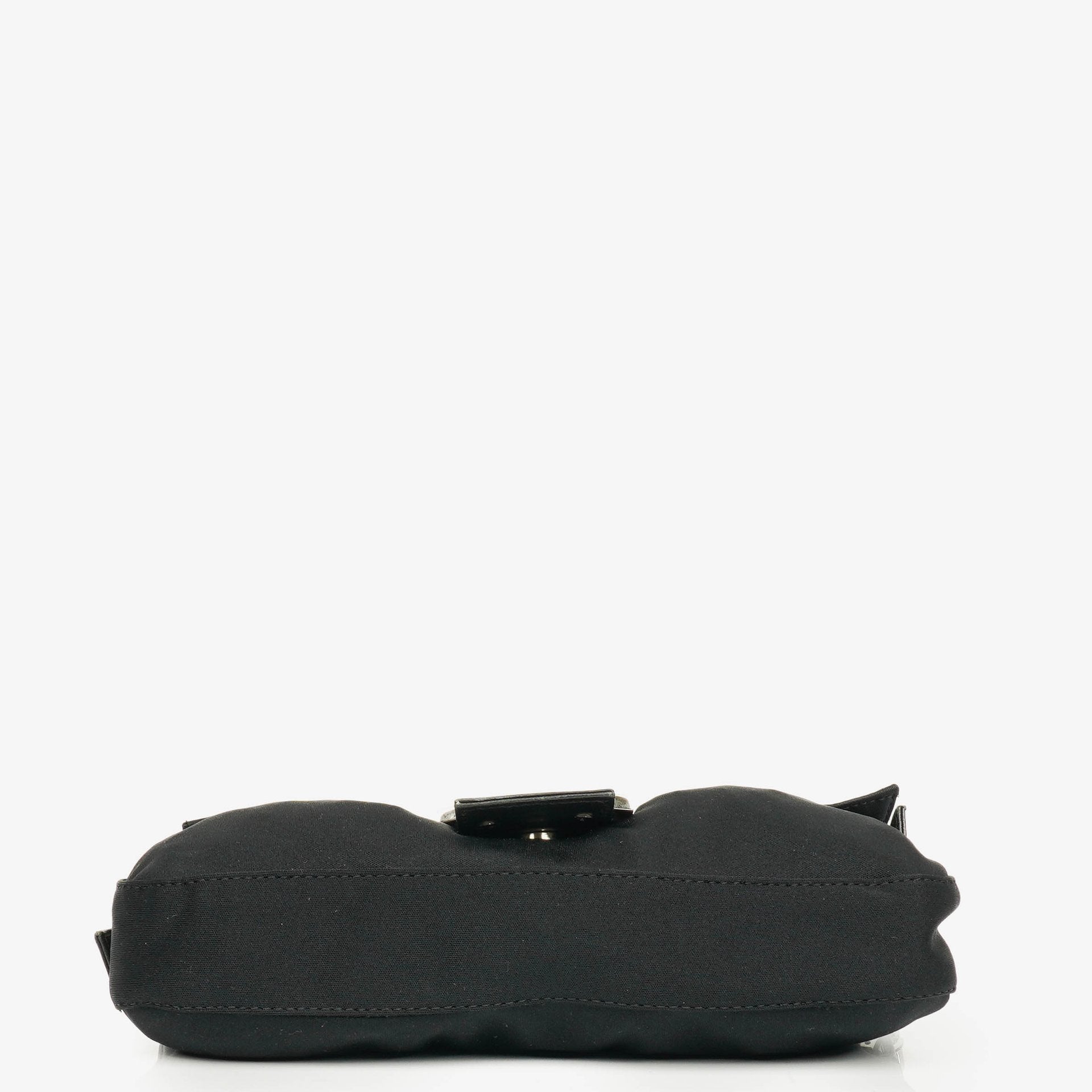 Fendi Baguette Schultertasche aus schwarzem Neopren