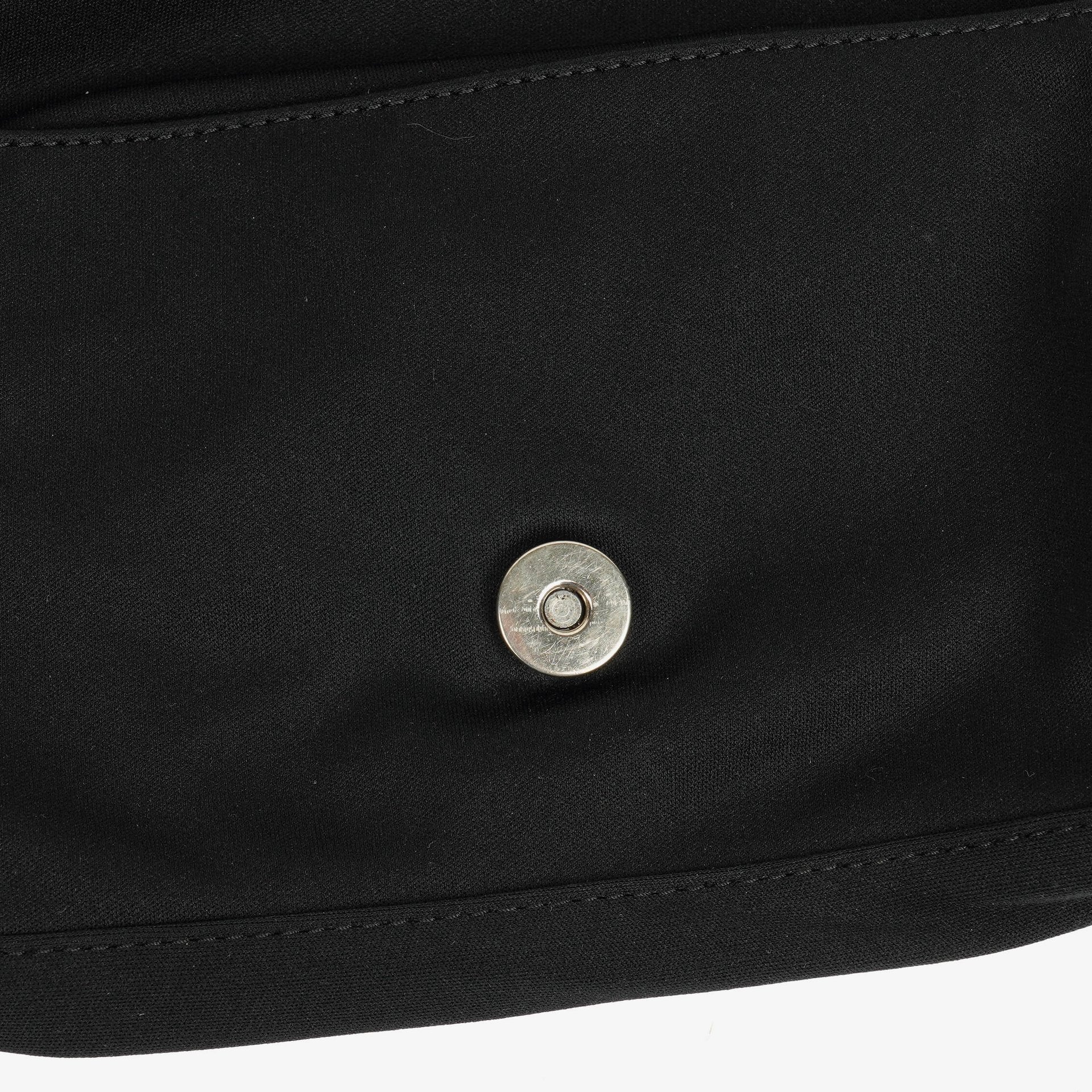 Fendi Baguette Schultertasche aus schwarzem Neopren