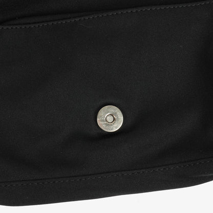 Fendi Baguette Schultertasche aus schwarzem Neopren