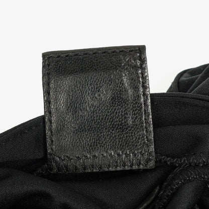 Fendi Baguette Schultertasche aus schwarzem Neopren