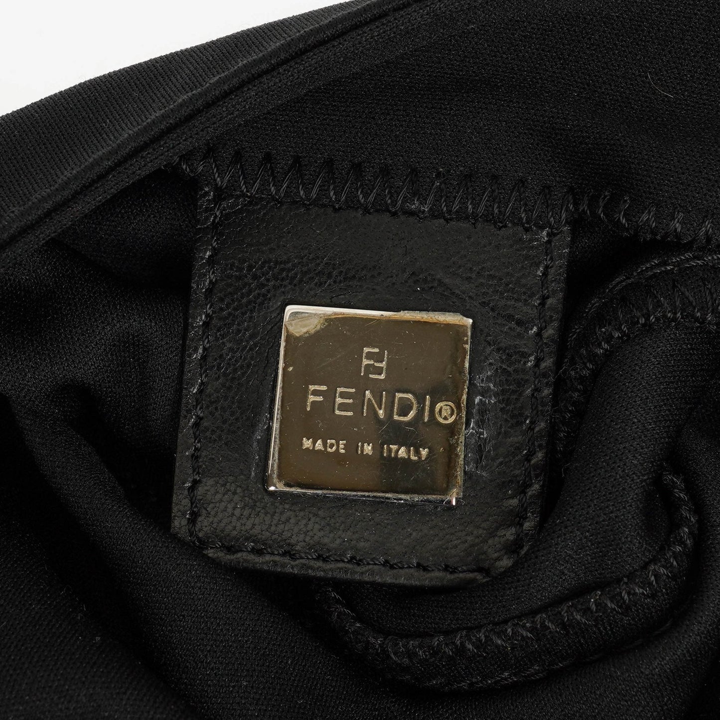 Fendi Baguette Schultertasche aus schwarzem Neopren
