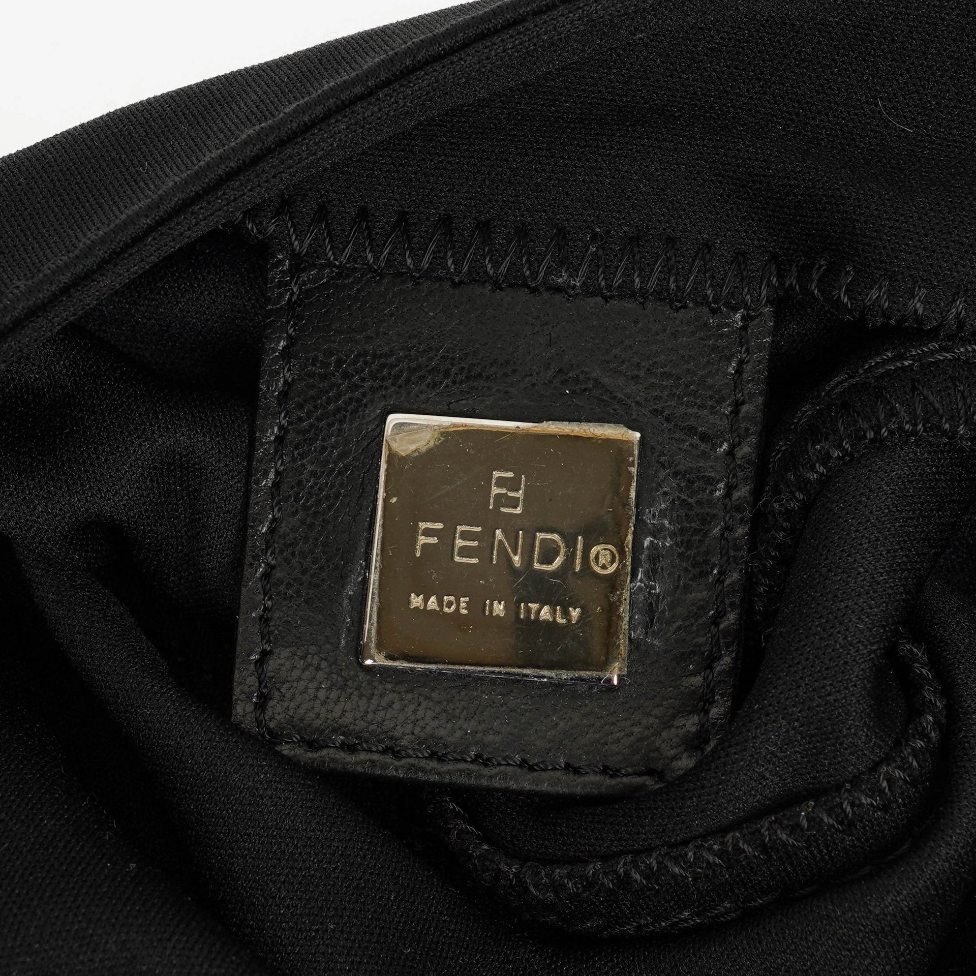 Fendi Baguette Schultertasche aus schwarzem Neopren