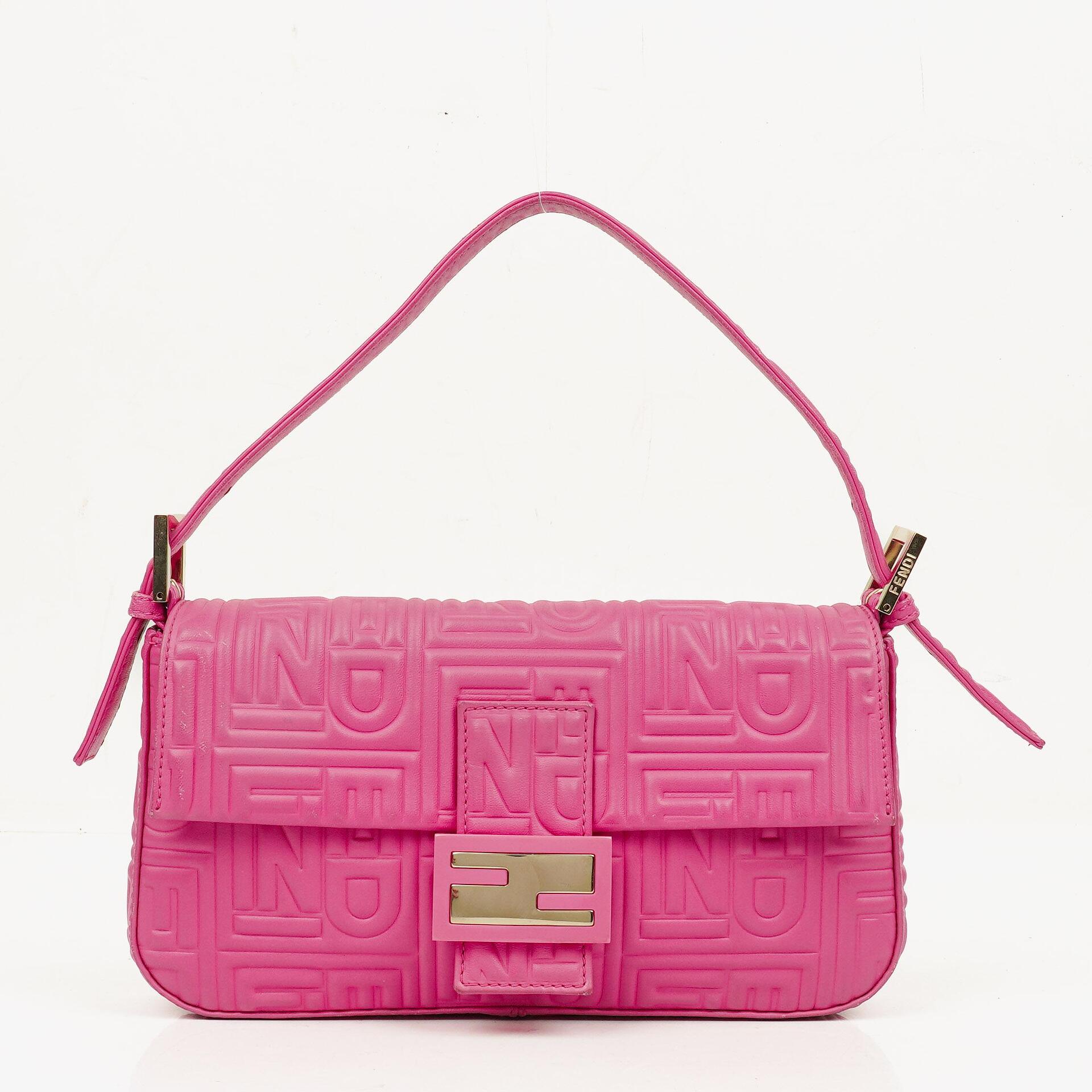 Fendi Baguette Schultertasche aus Nappa in Logo/Fuxia