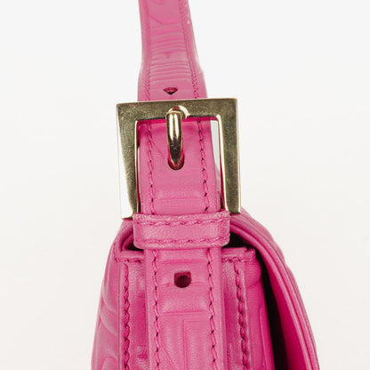 Fendi Baguette Schultertasche aus Nappa in Logo/Fuxia