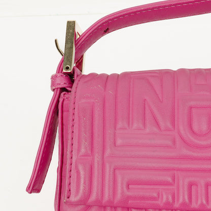 Fendi Baguette Schultertasche aus Nappa in Logo/Fuxia