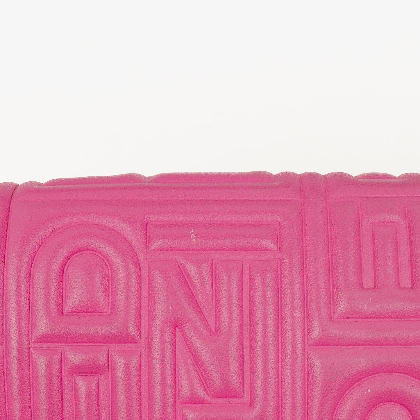 Fendi Baguette Schultertasche aus Nappa in Logo/Fuxia