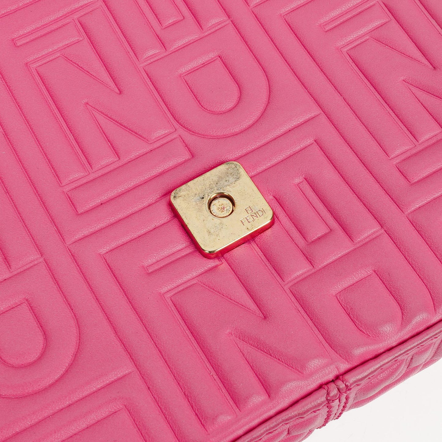 Fendi Baguette Schultertasche aus Nappa in Logo/Fuxia
