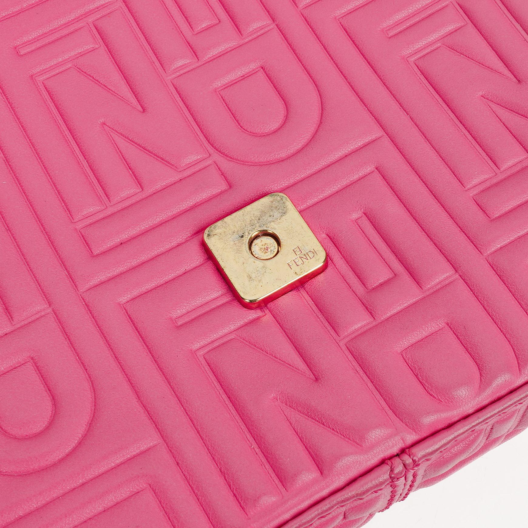 Fendi Baguette Schultertasche aus Nappa in Logo/Fuxia