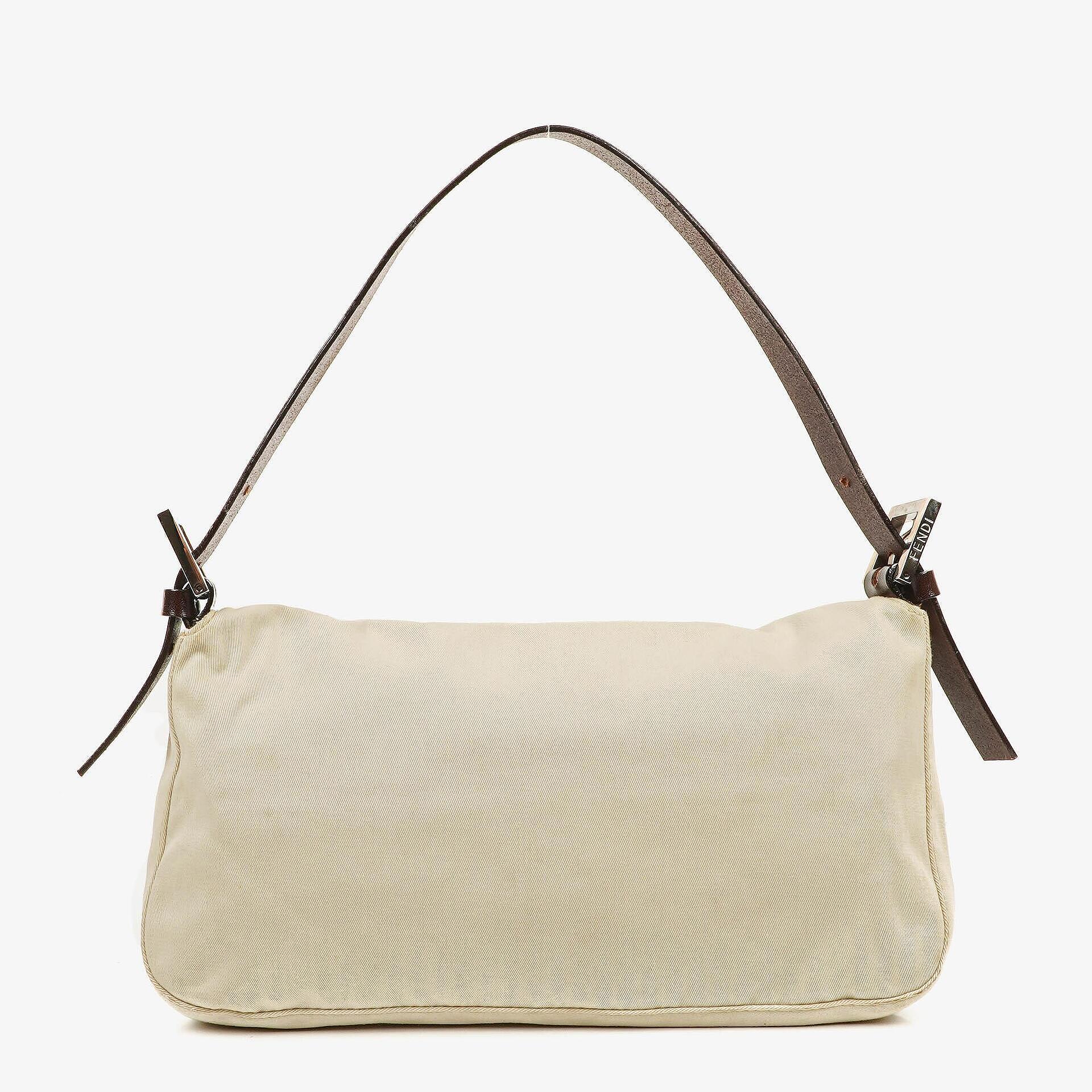Fendi Baguette Schultertasche in neutraler Farbe