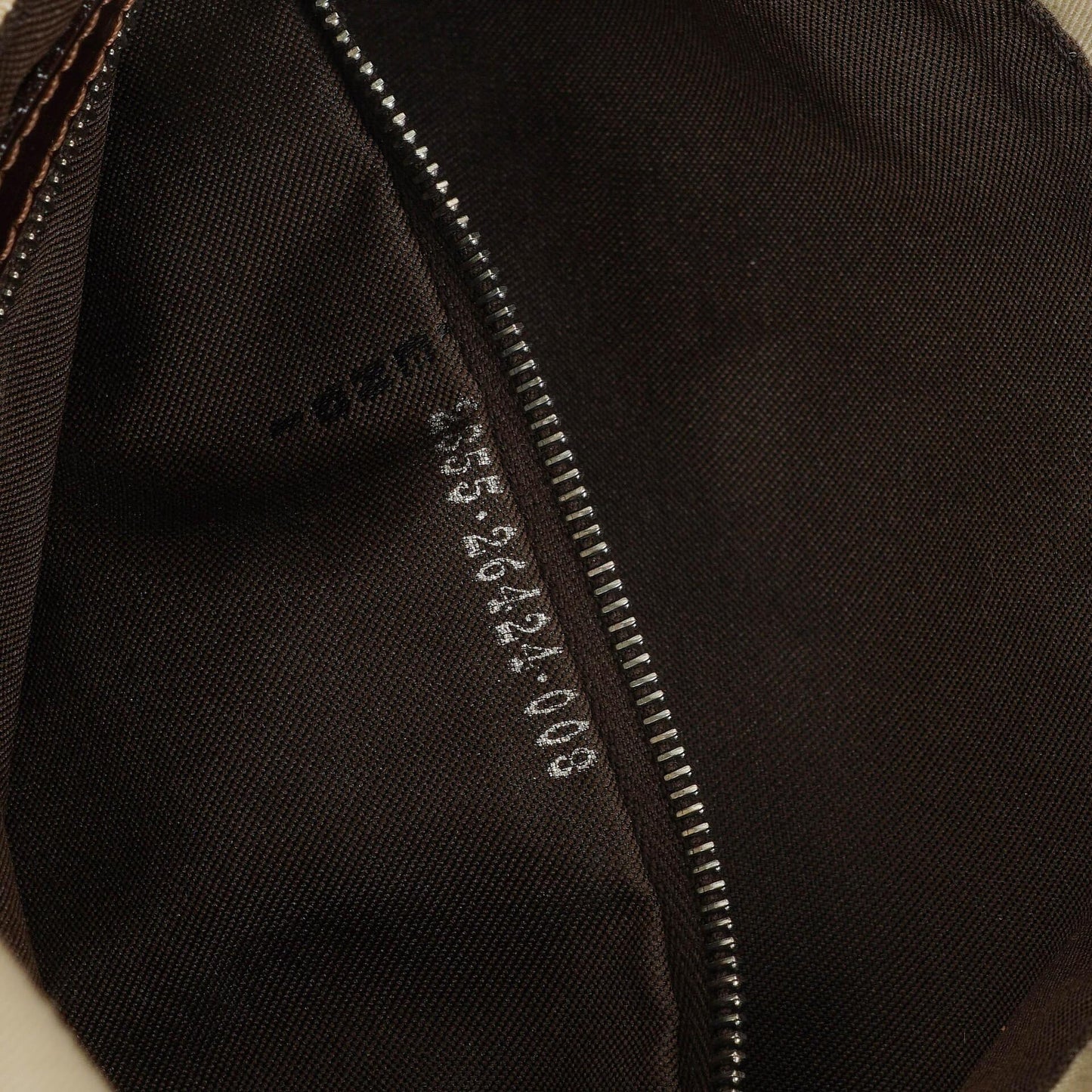 Fendi Baguette Schultertasche in neutraler Farbe