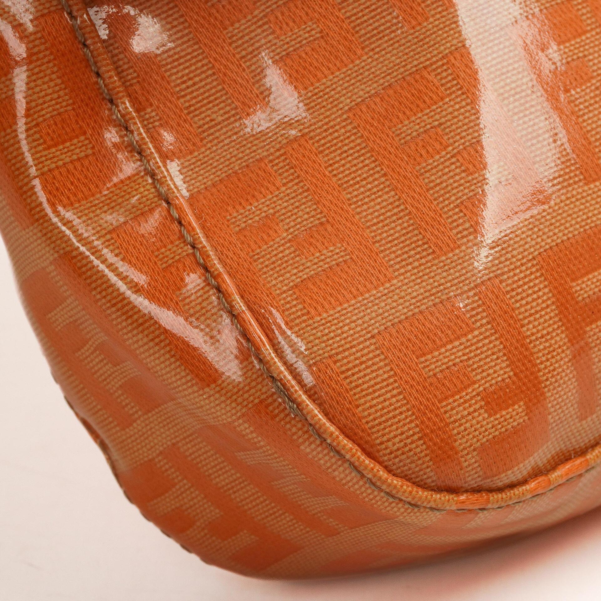 Fendi Baguette Zucchino FF Orange Vinyl Schultertasche