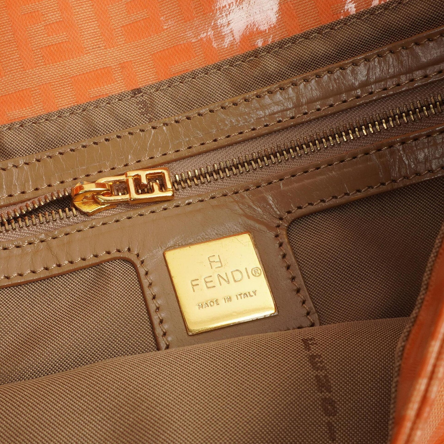 Fendi Baguette Zucchino FF Orange Vinyl Schultertasche