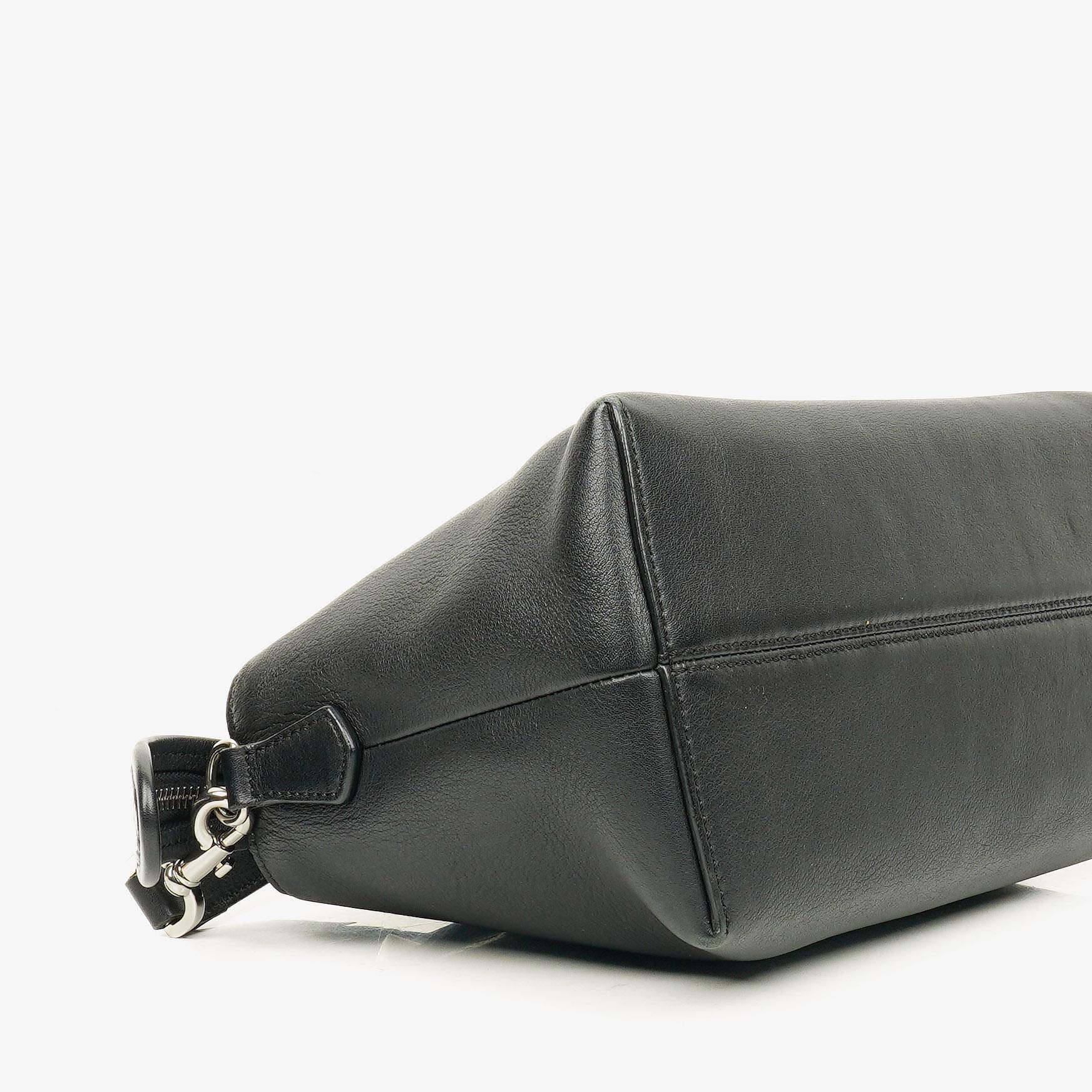 Fendi Große By The Way Tasche aus schwarzem genarbtem Kalbsleder