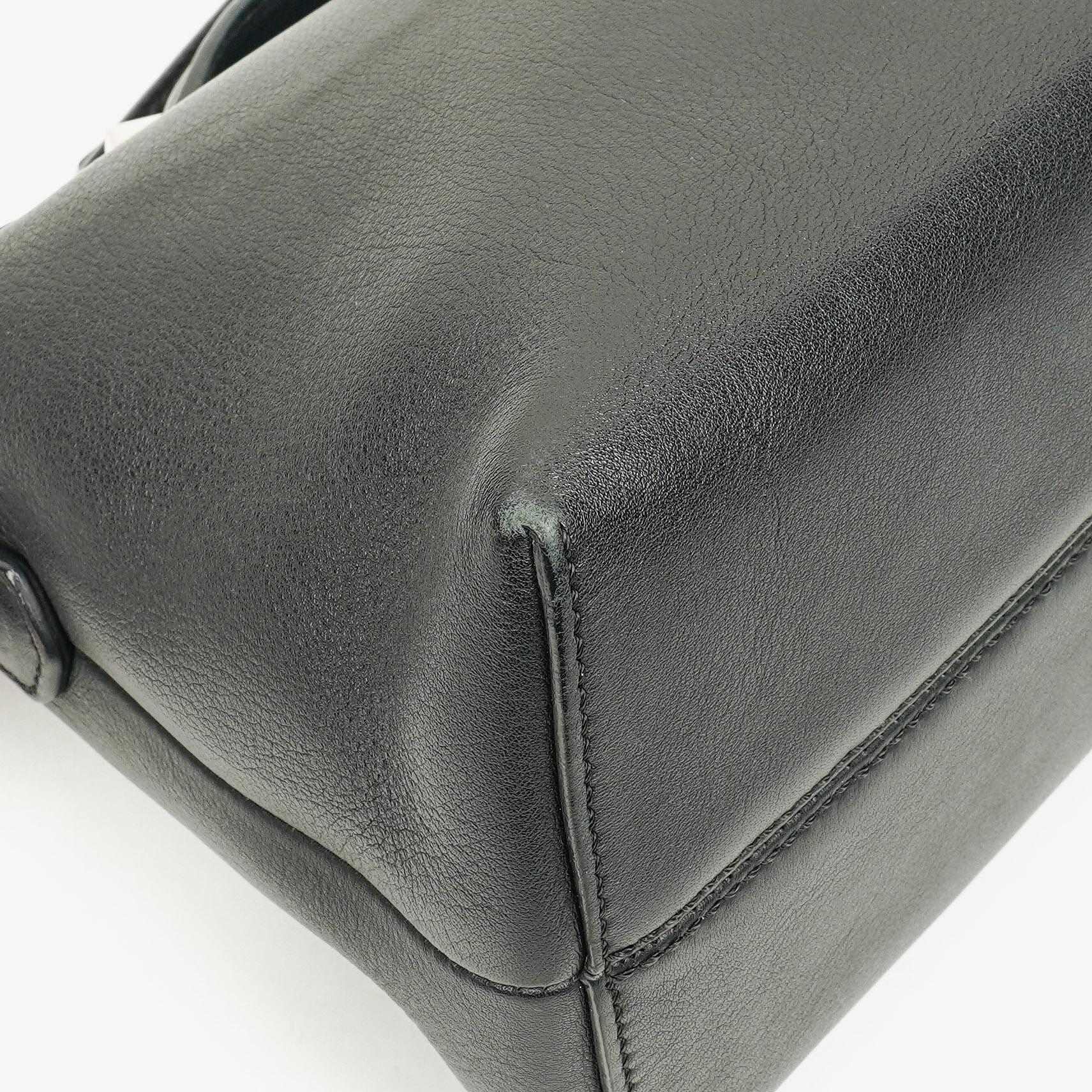 Fendi Große By The Way Tasche aus schwarzem genarbtem Kalbsleder