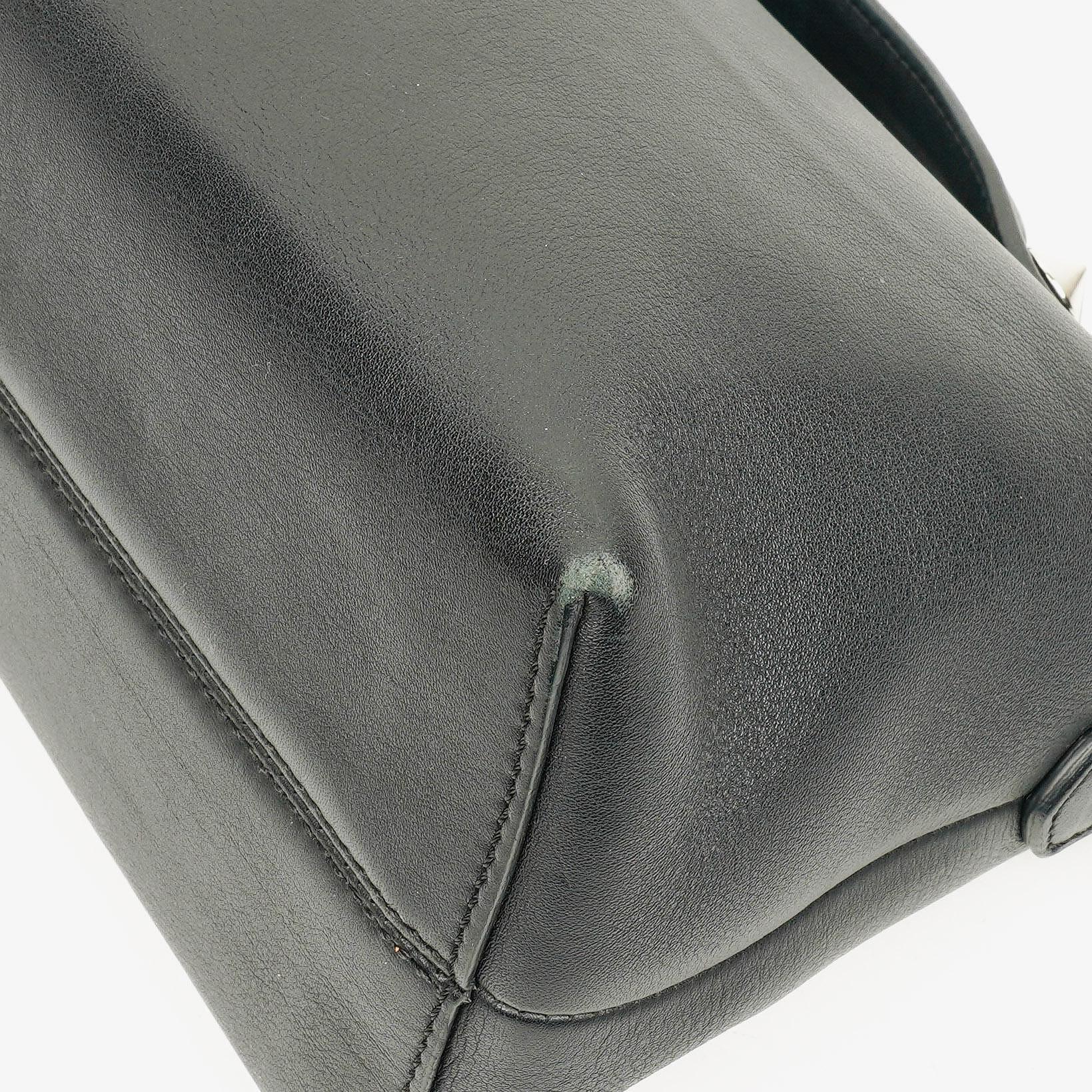 Fendi Große By The Way Tasche aus schwarzem genarbtem Kalbsleder