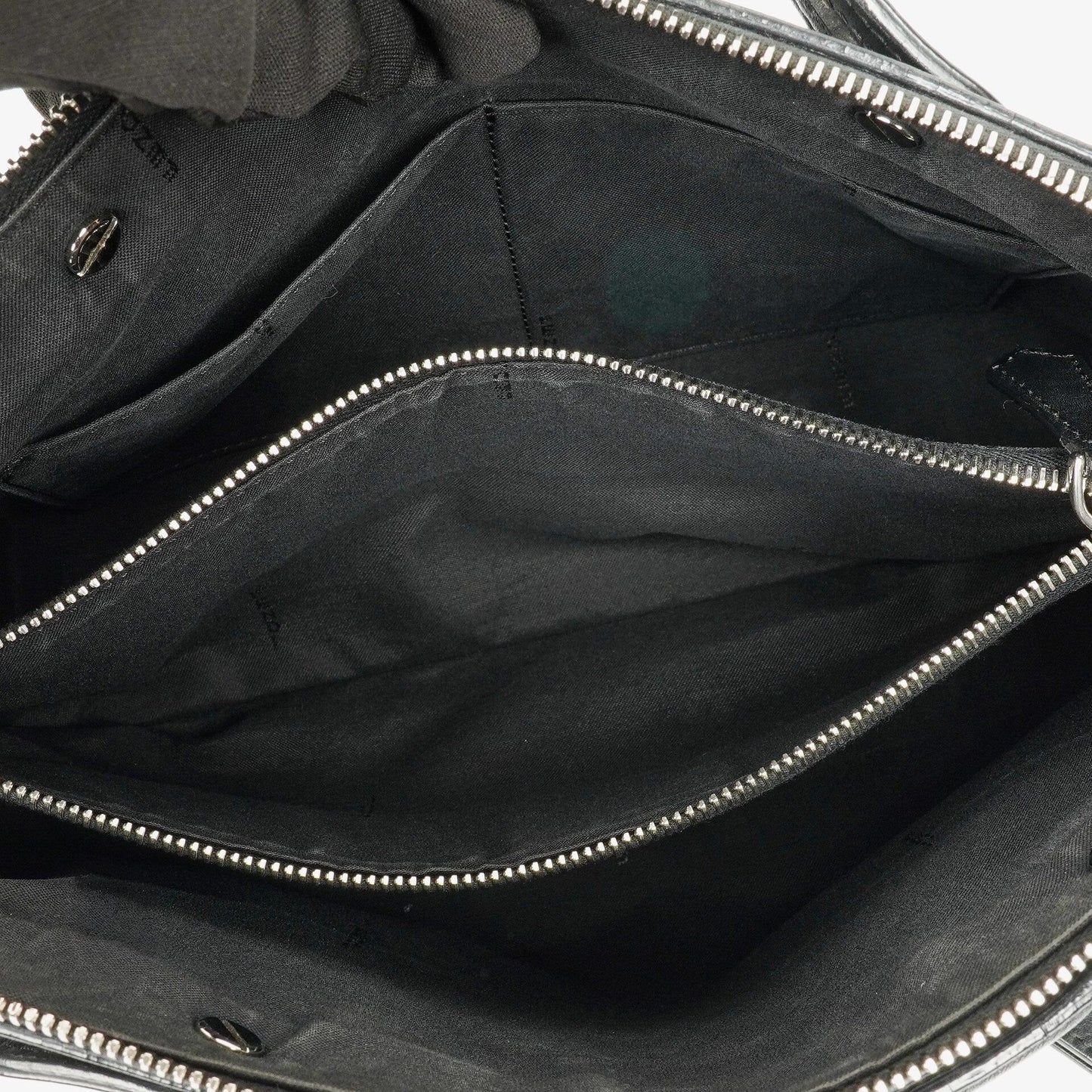 Fendi Große By The Way Tasche aus schwarzem genarbtem Kalbsleder