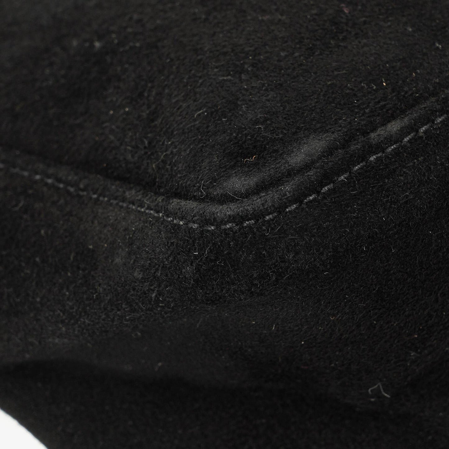 Fendi Kleine Hobo Tasche aus schwarzem Wildleder