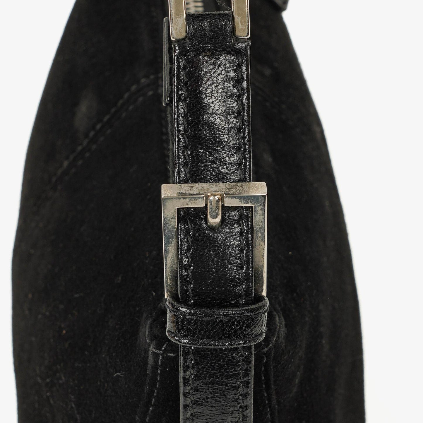 Fendi Kleine Hobo Tasche aus schwarzem Wildleder