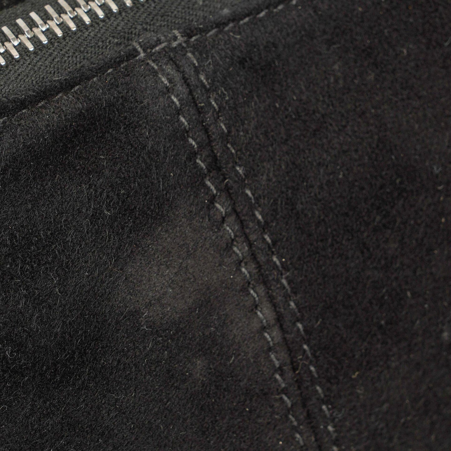Fendi Kleine Hobo Tasche aus schwarzem Wildleder