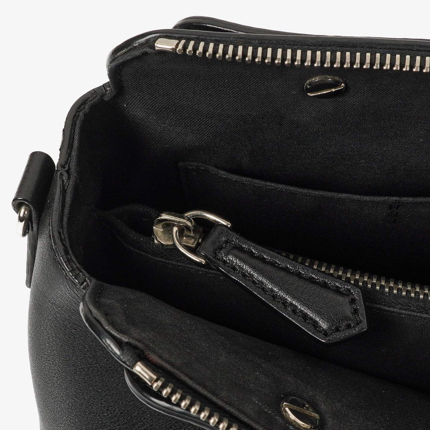 Fendi By The Way Medium Boston Tasche aus schwarzem Leder