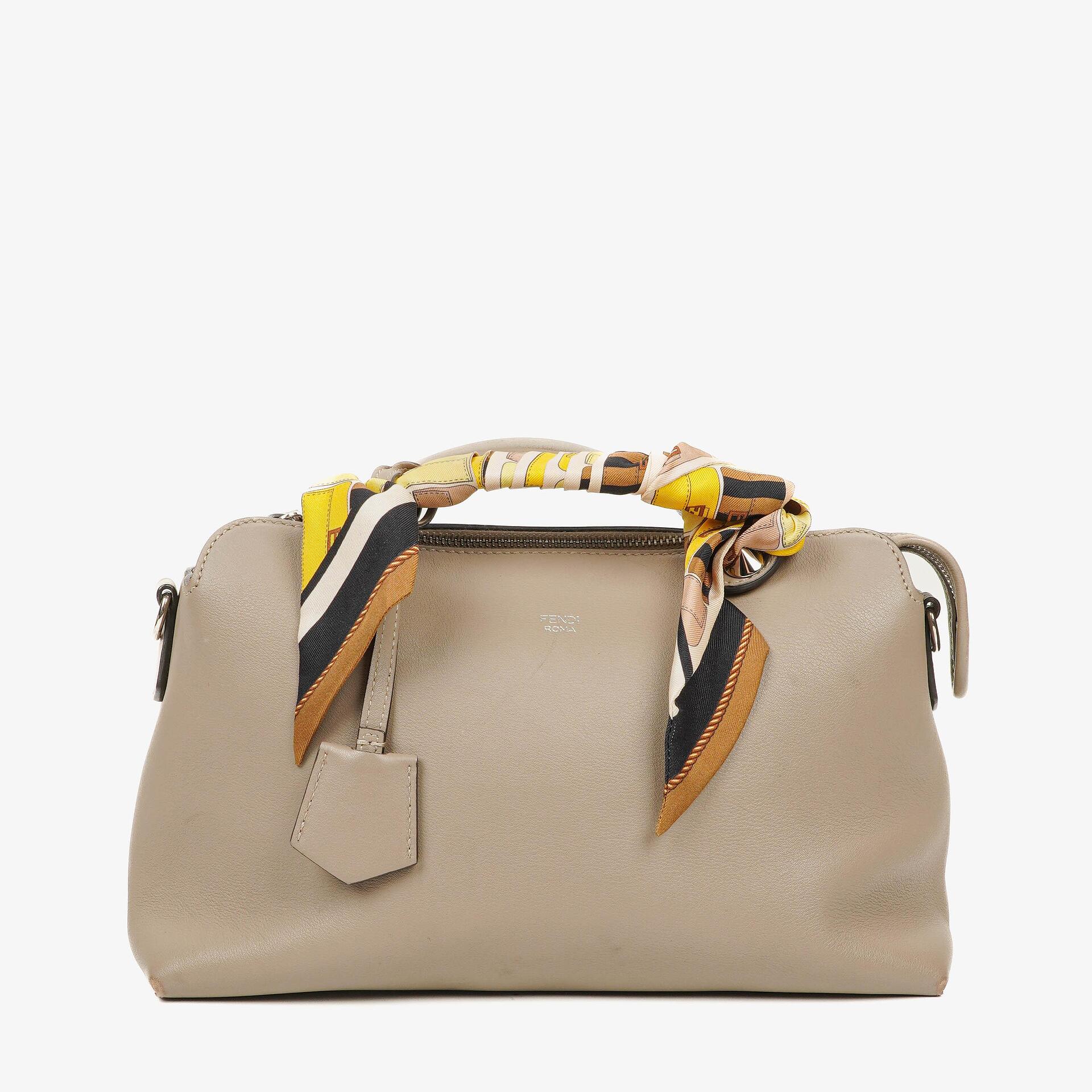 Fendi By The Way Vitello Dolce Torto Mittelgroße Tasche