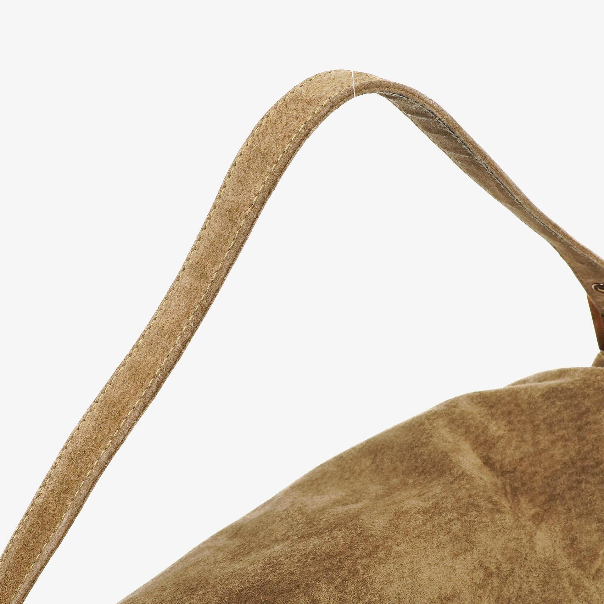 Fendi Große Mama Baguette Schultertasche aus Wildleder