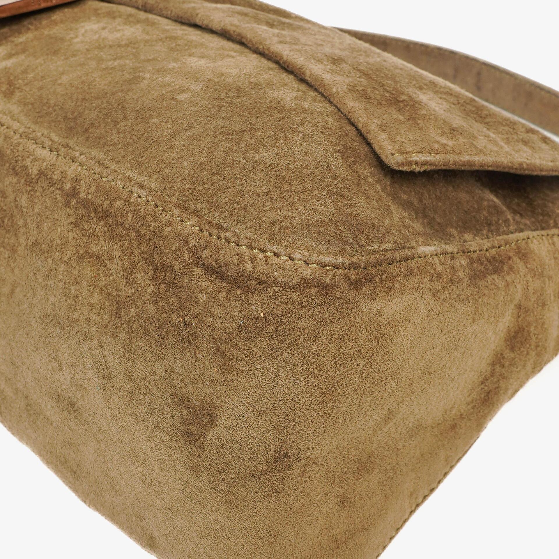 Fendi Große Mama Baguette Schultertasche aus Wildleder
